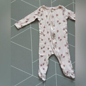 Gerber|Baby girl ribbed dusty rose footies in apple print/fruit print•3-6M,boho